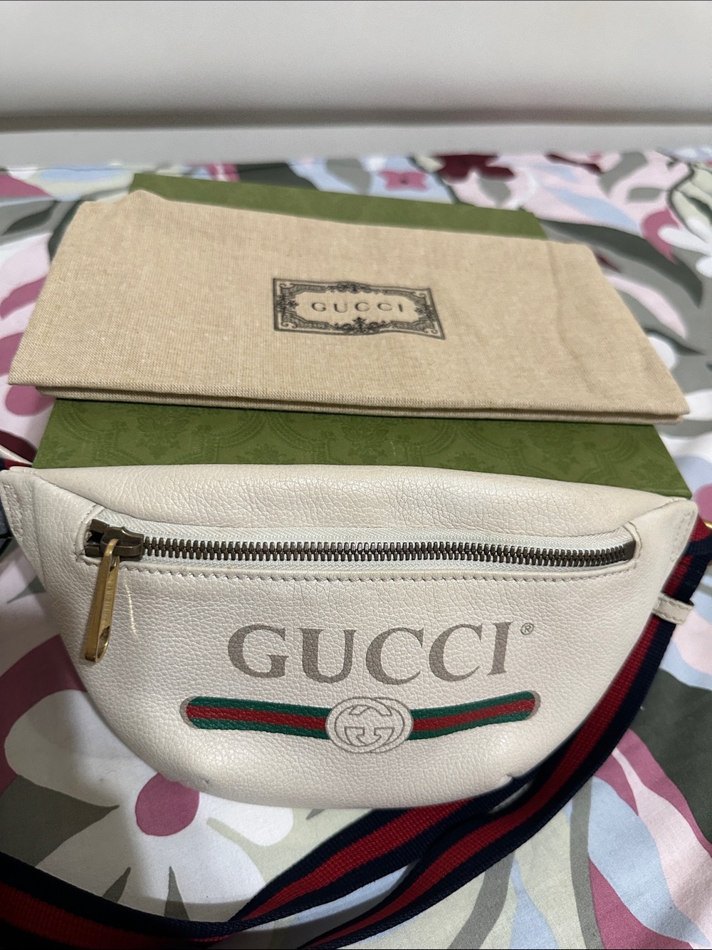 Gucci Off-White/Light Beige Leather Logo Web Belt/Body Bag - Picture 14 of 15